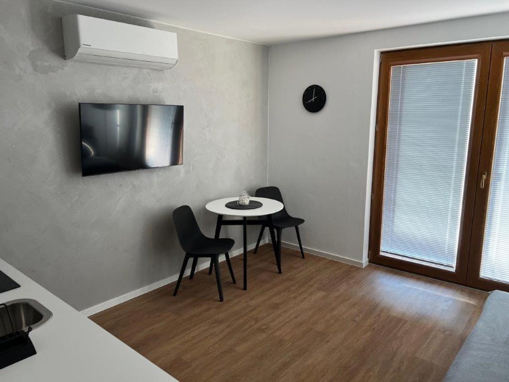 Pension Микулов Экстерьер фото